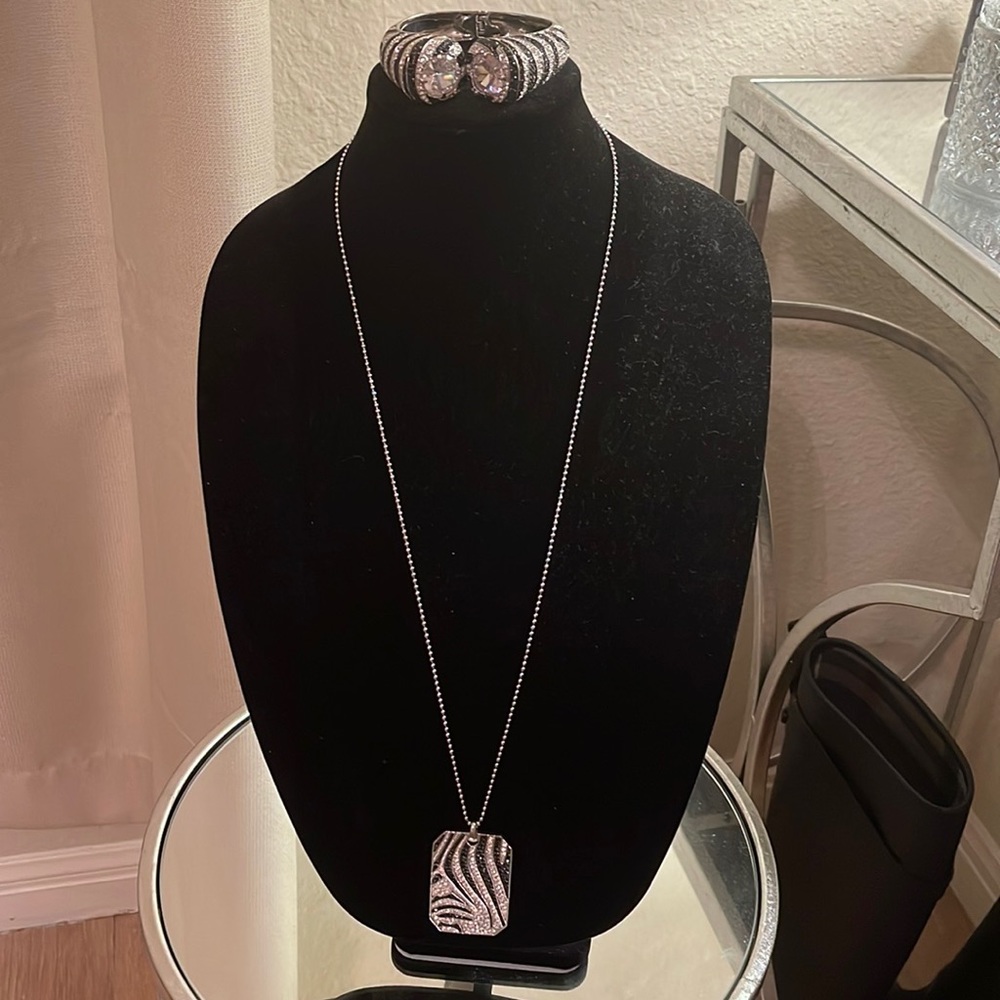 Statement Necklace and bracelet set